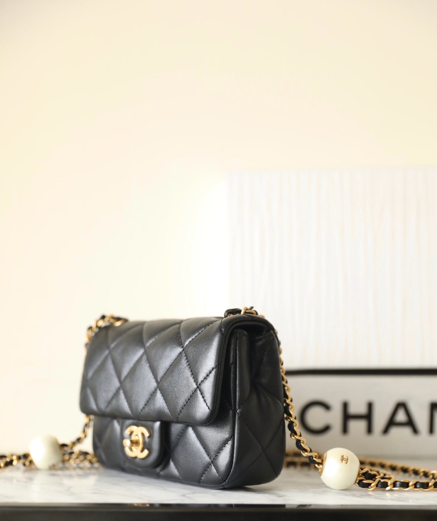 cc 24s mini flap bag 17cm black lambskin pearl ball mysite