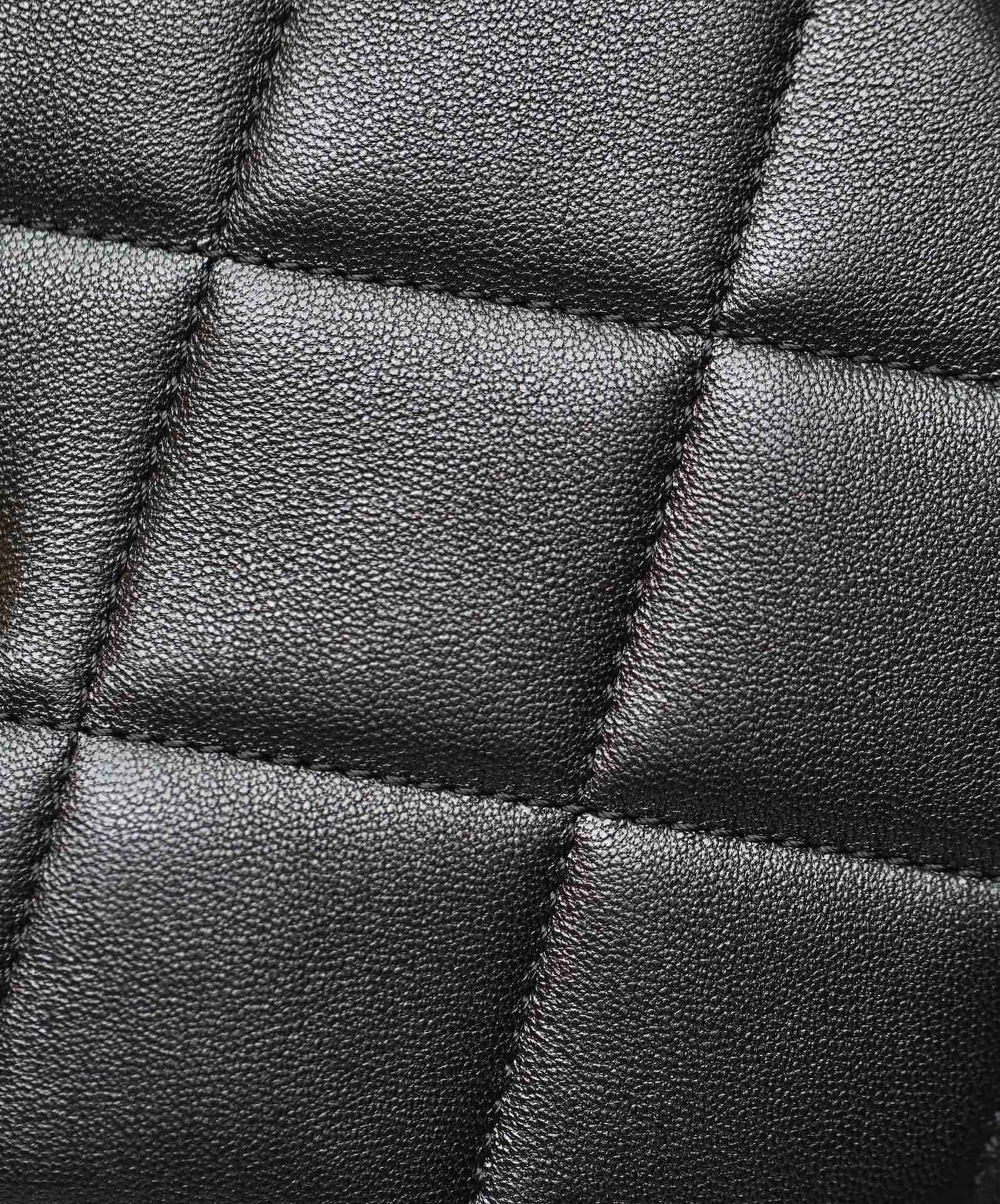 cc 24s hobo bag 19cm black lambskin pearl ball mysite