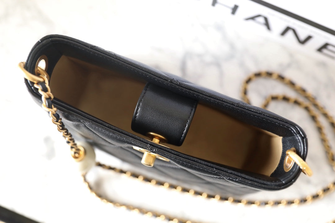 cc 24s hobo bag 19cm black lambskin pearl ball mysite