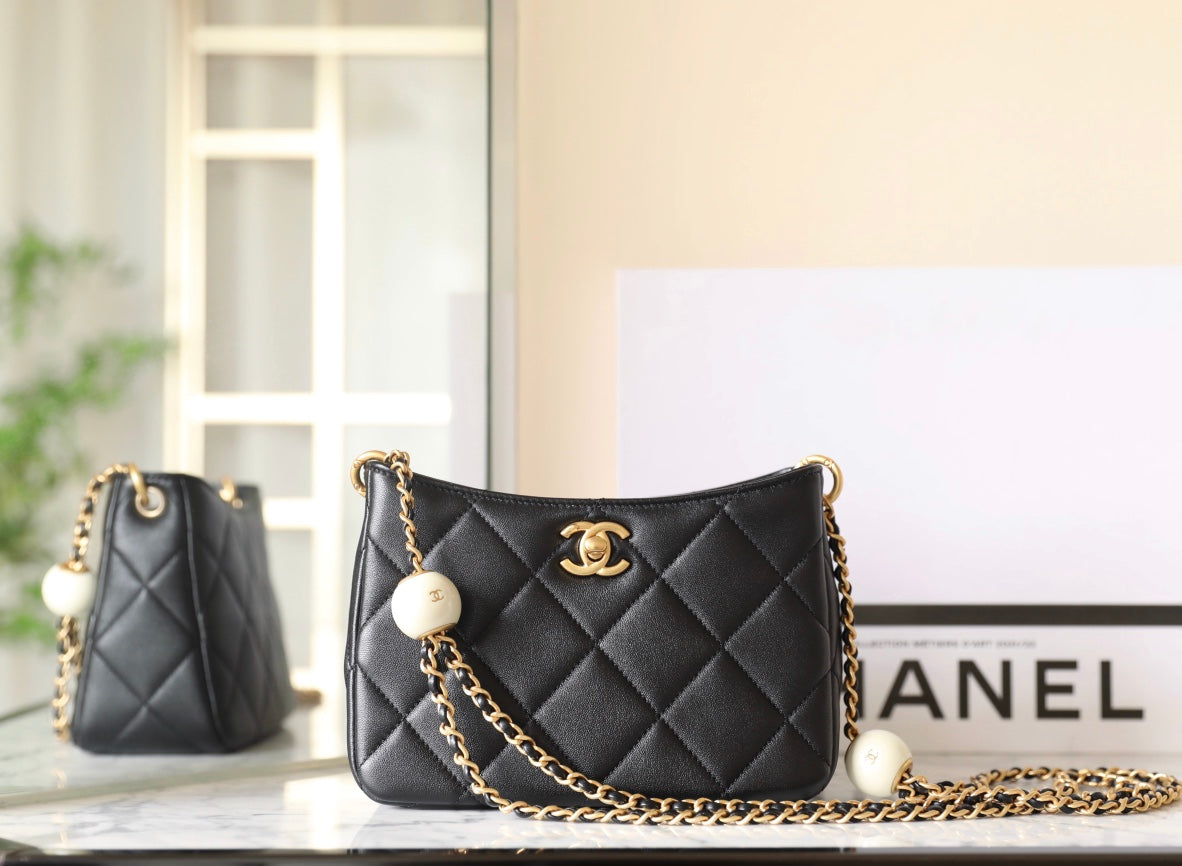 cc 24s hobo bag 19cm black lambskin pearl ball mysite