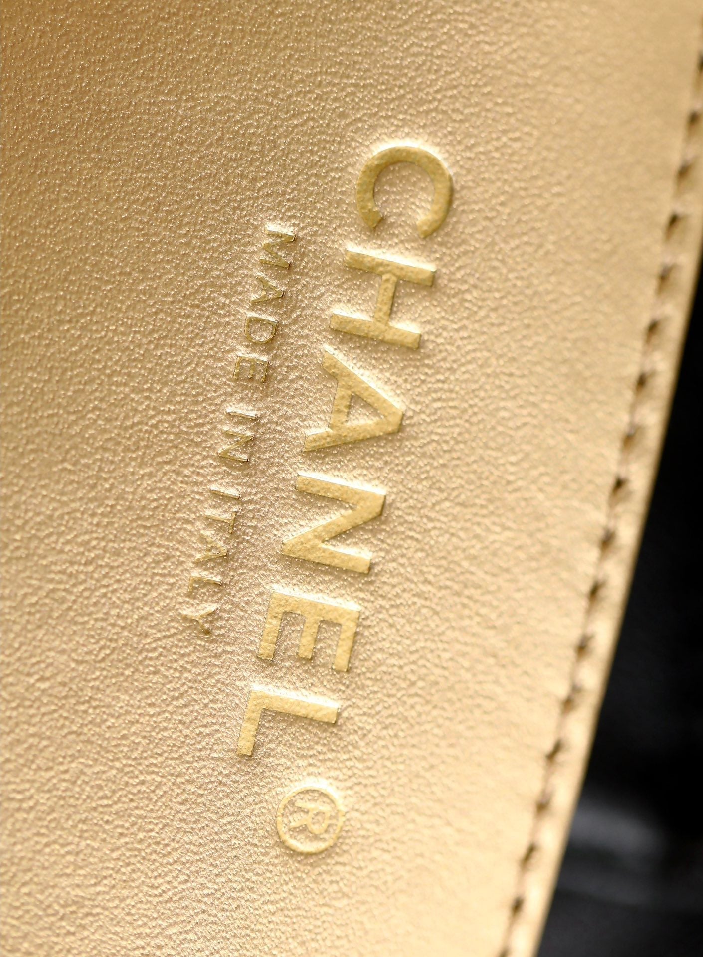 cc 24s hobo bag 19cm black lambskin pearl ball mysite