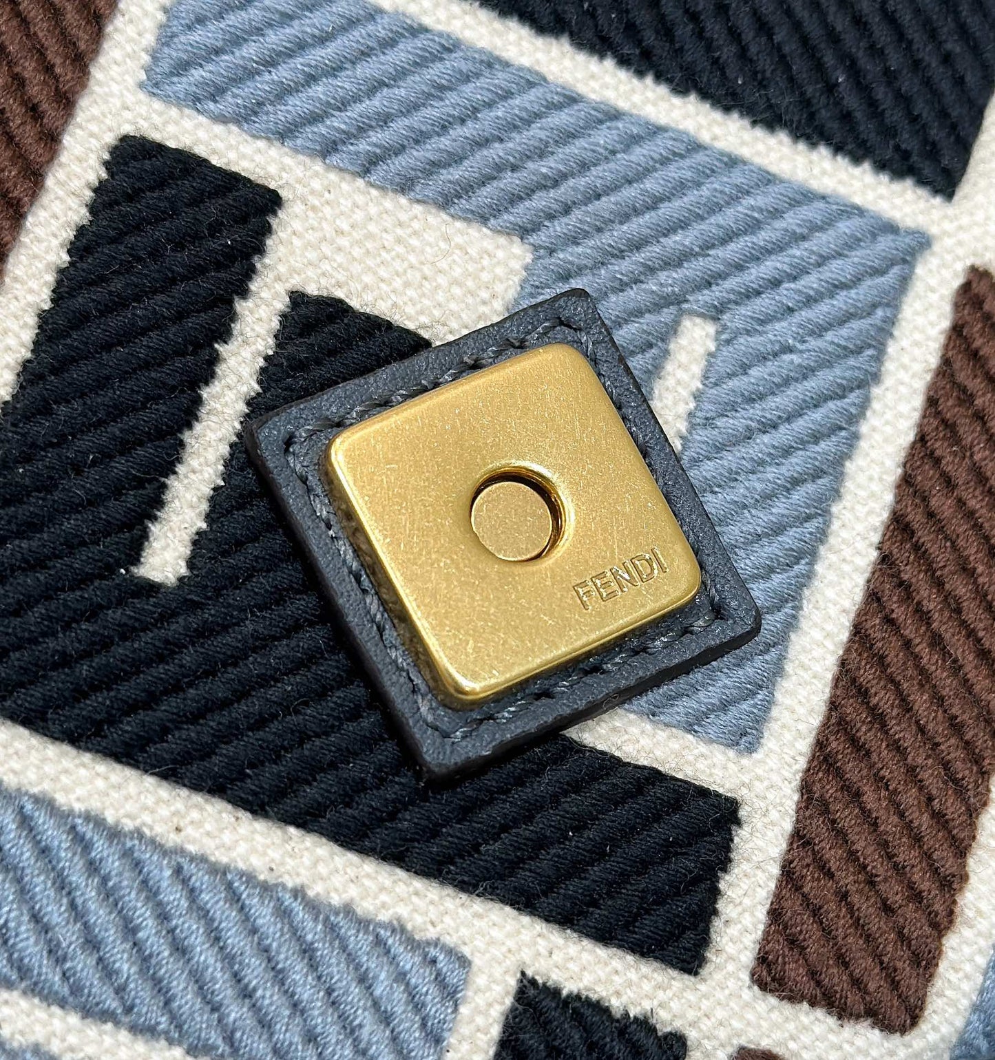 BAGUETTE CANVAS 27 BAG BLACK STRAP WITH MULTICOLOUR EMBROIDERY GOLD HARDWARE mysite