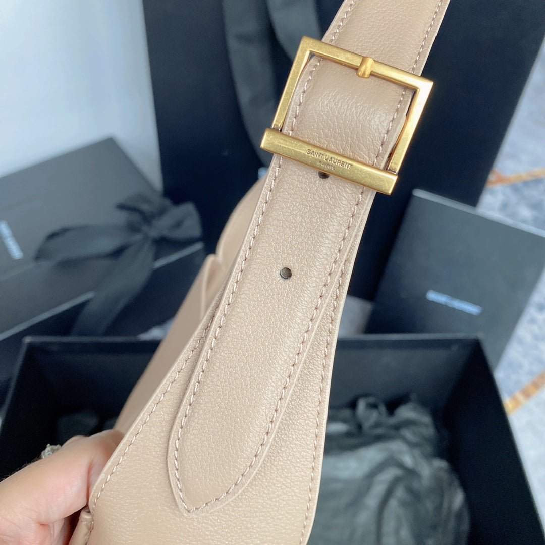 LE 5 À 7 SMALL SUPPLE 23 IN BEIGE LAMBSKIN GOLD BUCKLE mysite