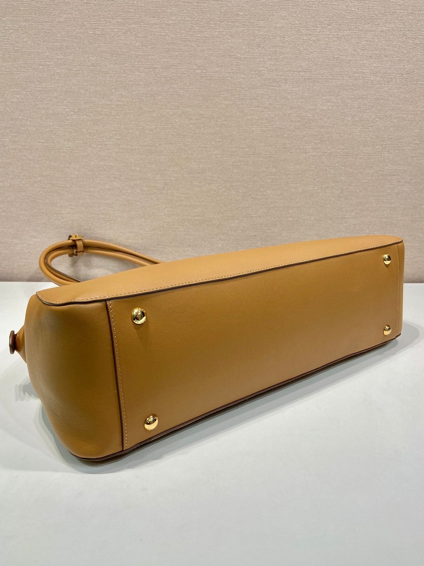 LARGER TOTE BAG 48 WITH ZIPPER CLOSURE IN CIDER BROWN SMOOTH CALFSKIN mysite