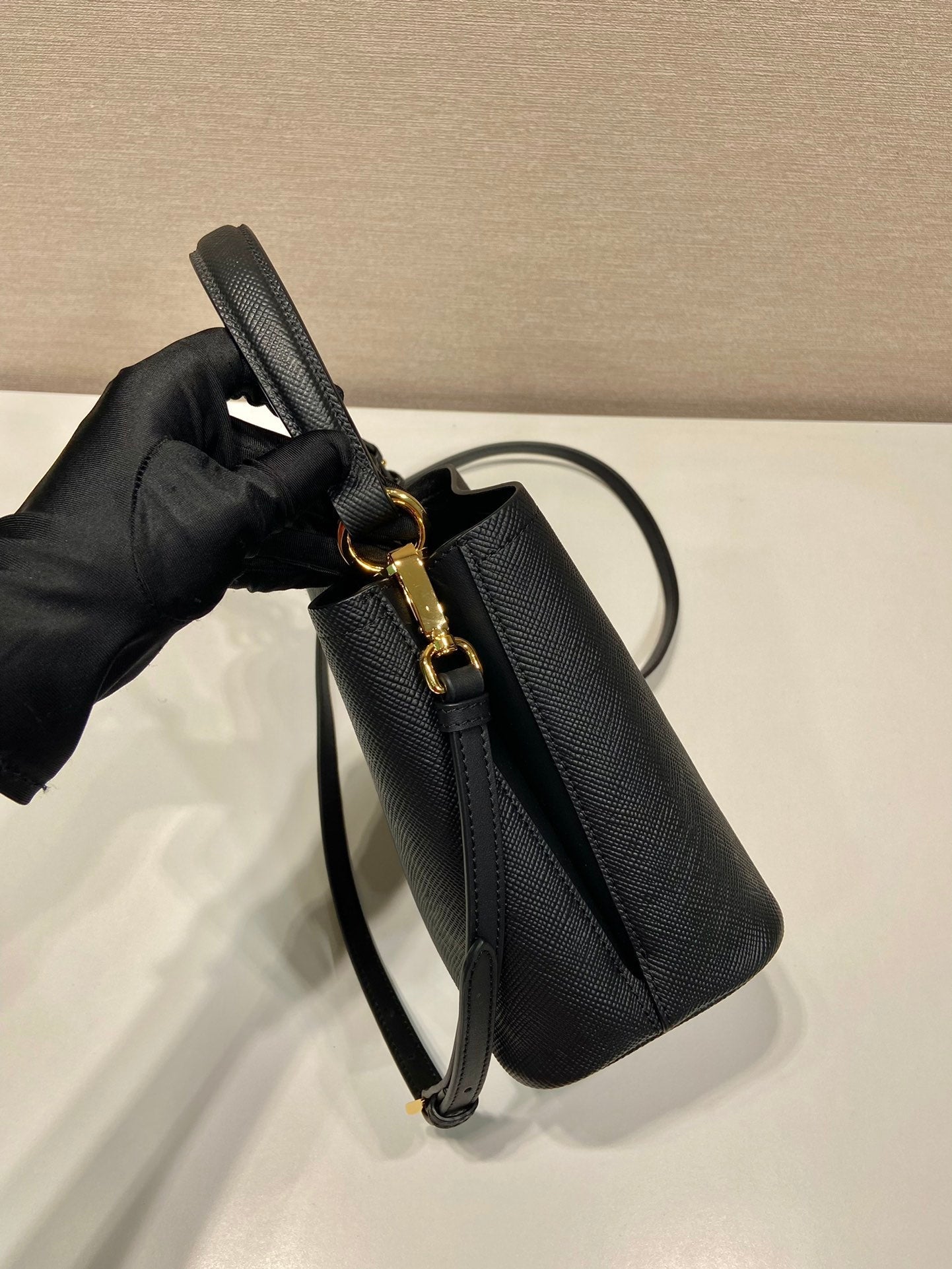 MINI BUCKET BAG 18 IN BLACK SAFFIANO LEATHER mysite
