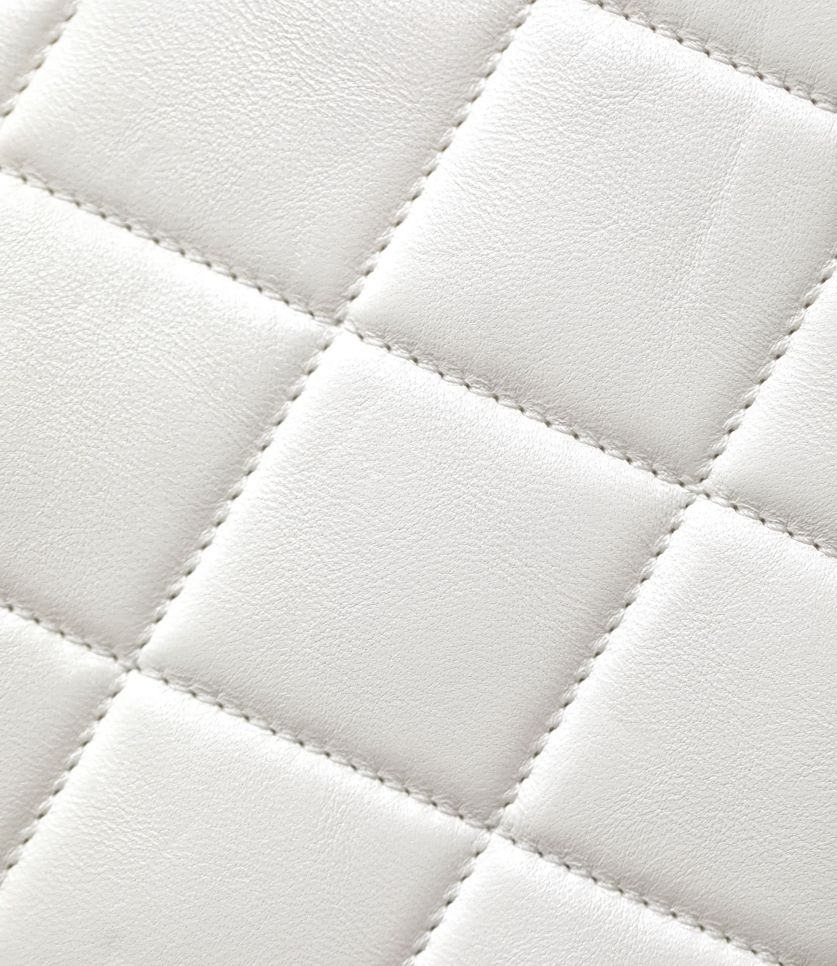 cc 24s hobo bag 19cm white lambskin pearl ball mysite