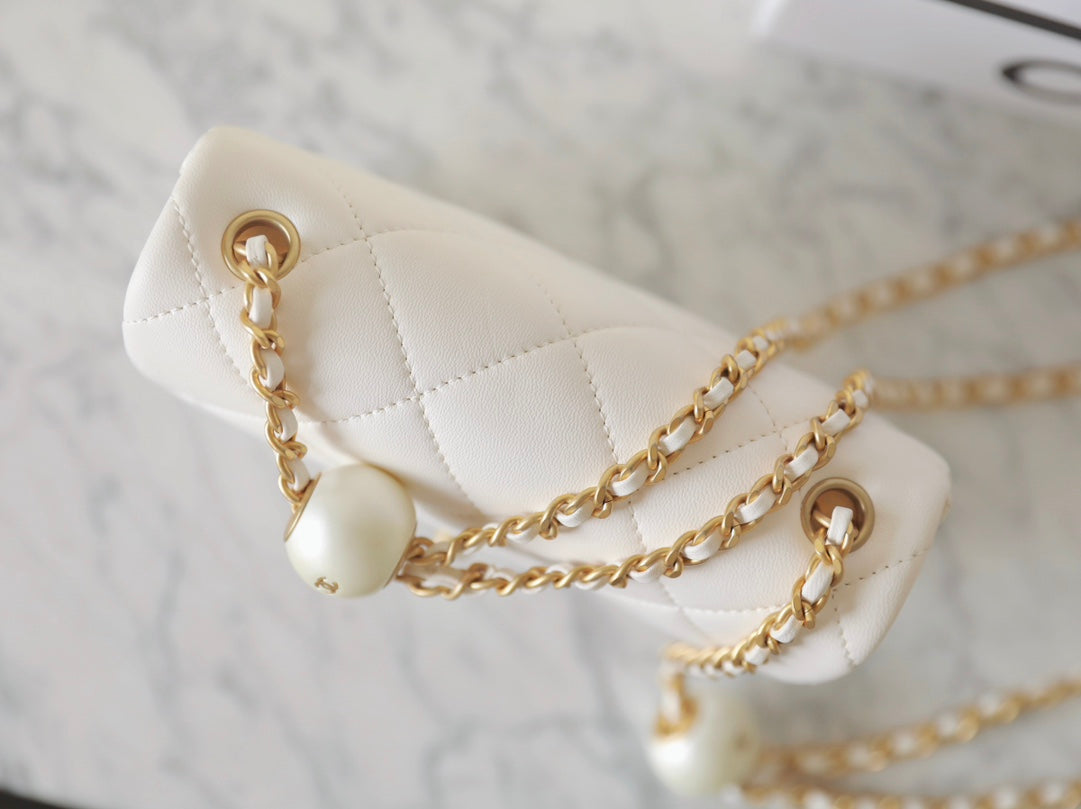 cc 24s mini flap bag 17cm white lambskin pearl ball mysite