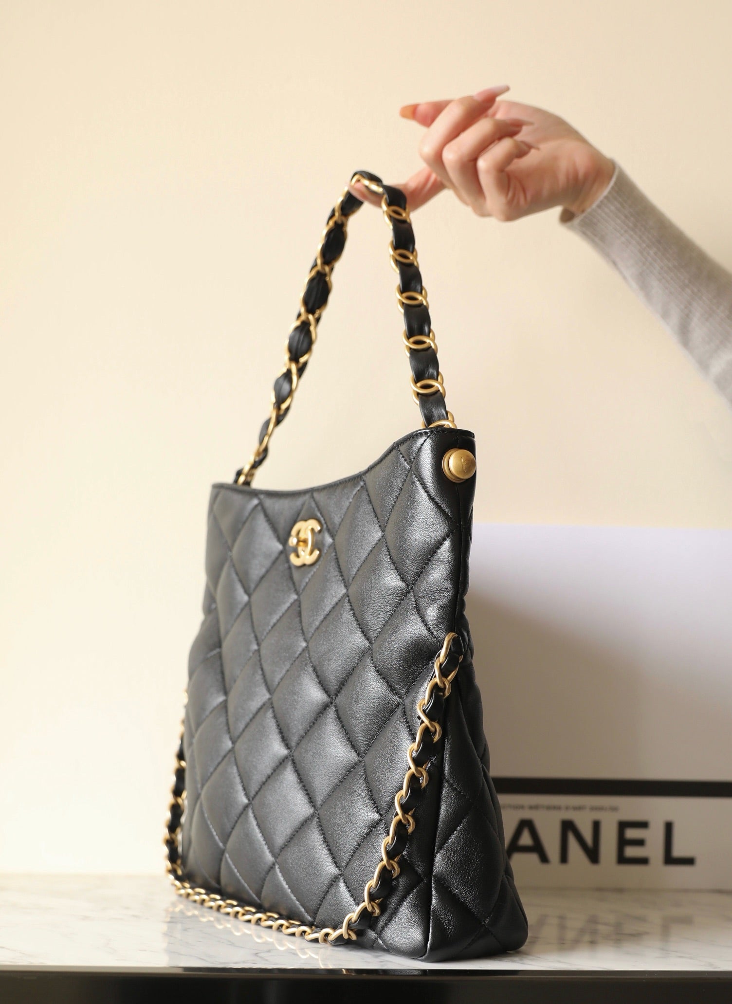 cc 24p hobo bag 28cm black lambskin gold hardware mysite