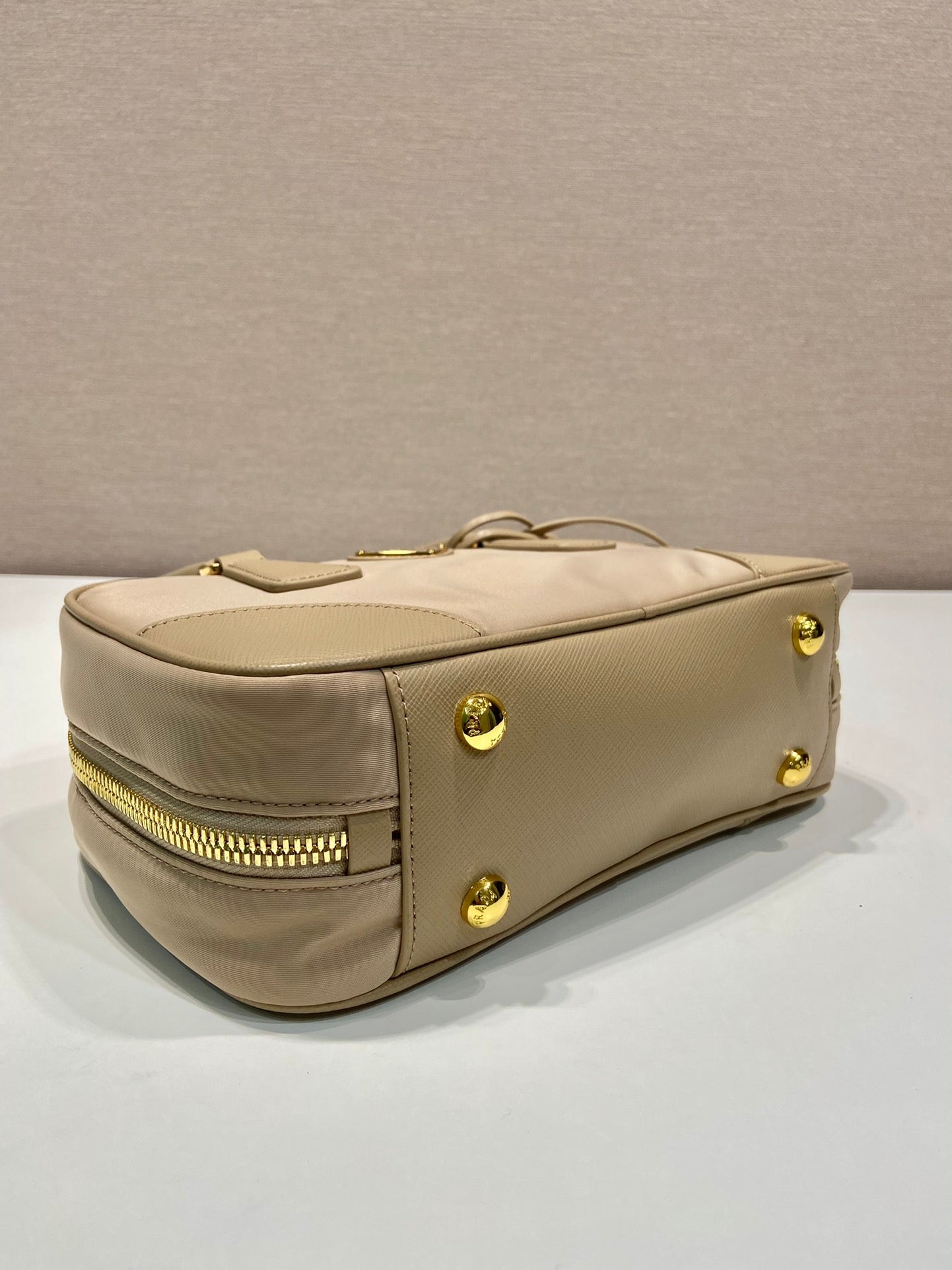 SMALL TOP HANDLE BAG 25 IN DRIED MOSS NYLON AND CALFSKIN TRIM mysite