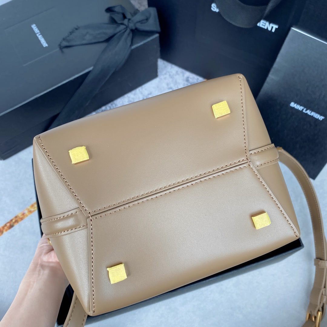 le 37 small 17cm dark beige shiny calfskin mysite