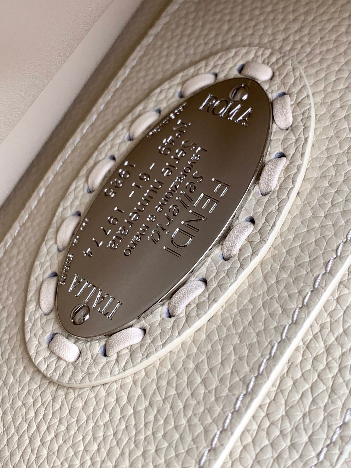 Peekaboo ISeeU Petite 20 Bag Ivory Leather Shw mysite