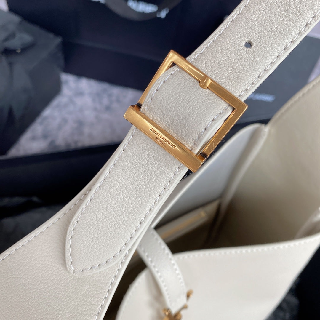 le 5a7 small 23cm white calfskin mysite