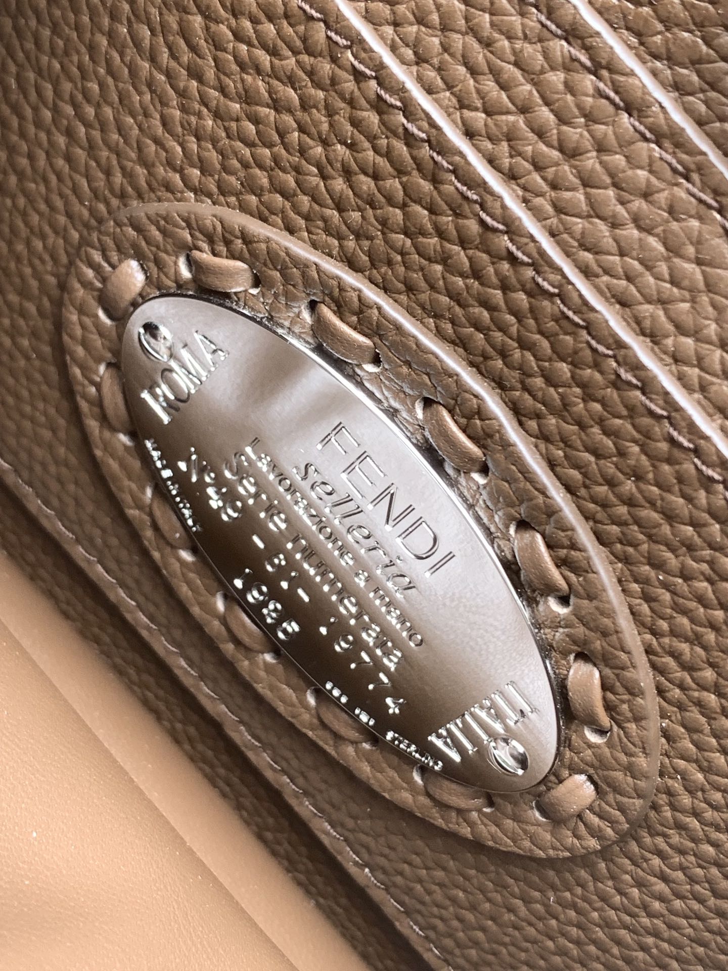 Peekaboo ISeeU Petite 20 Bag Chocolate Leather Shw mysite