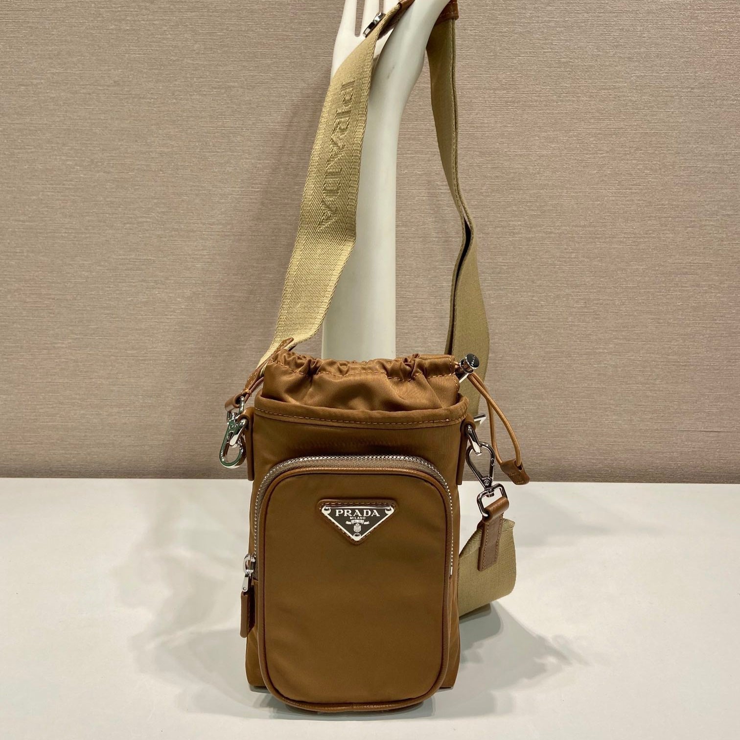 PHONE BAG 18 IN SEPIA BROWN RE-NYLON mysite