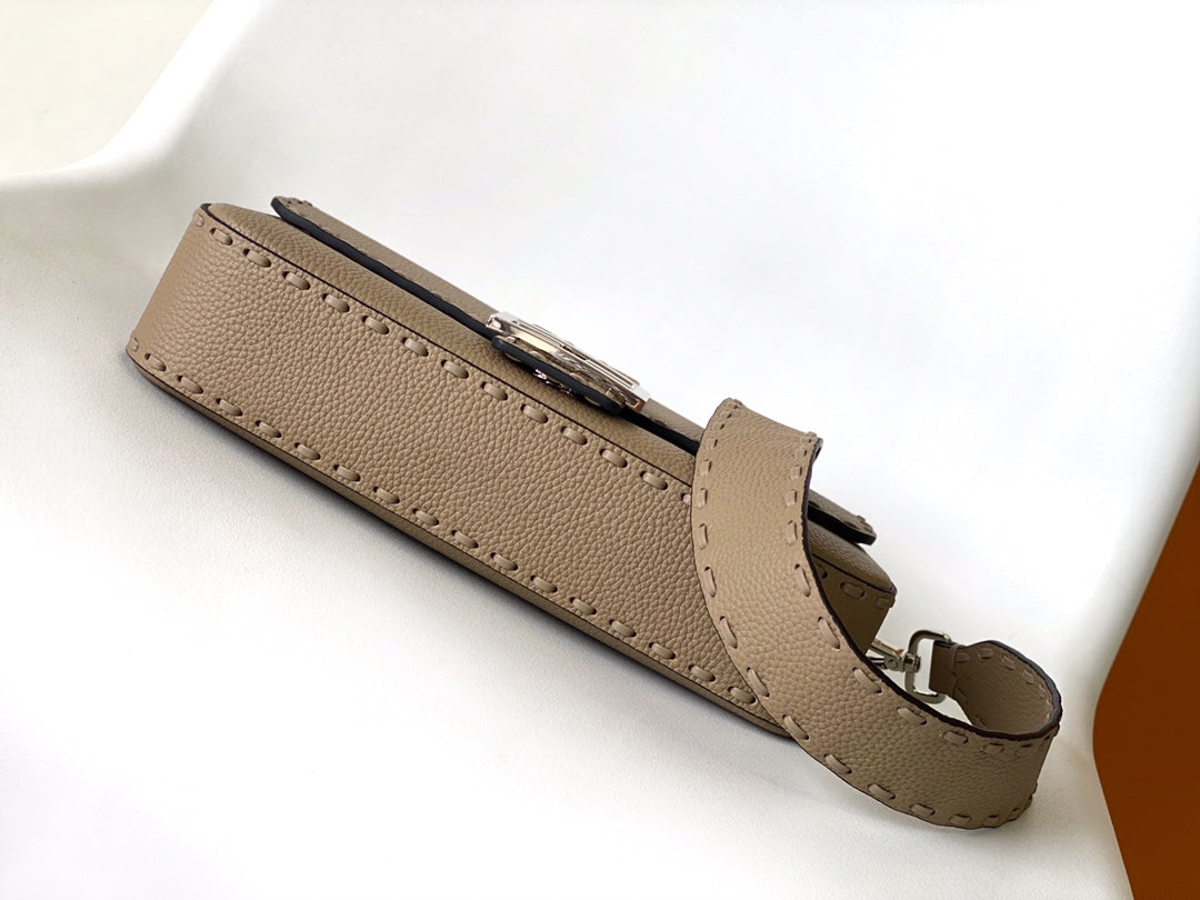 Fend Baguette 27 Bag Brown Calfskin Shw mysite