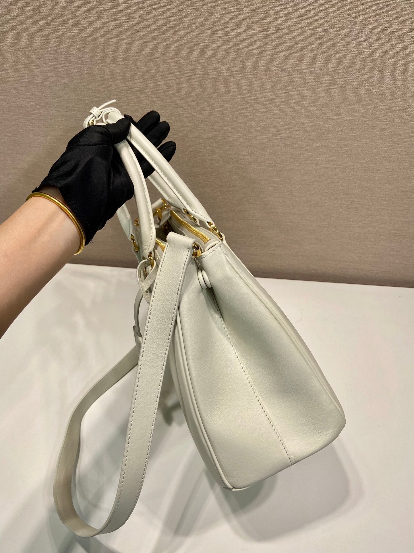 LARGE GALLERIA BAG 32 IN WHITE SMOOTH CALFSKIN GOLD HARDWARE mysite