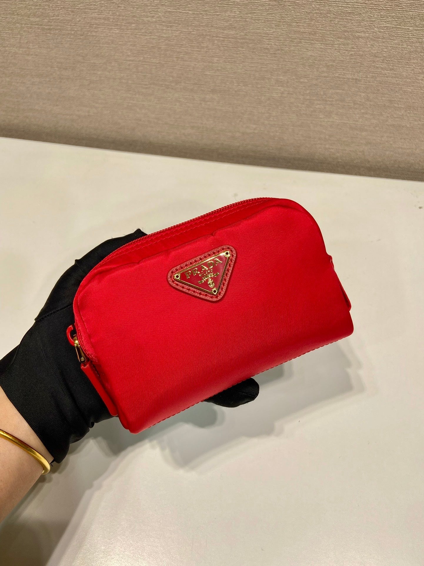 CLUTCH 12 IN PASSION RED RE-NYLON mysite