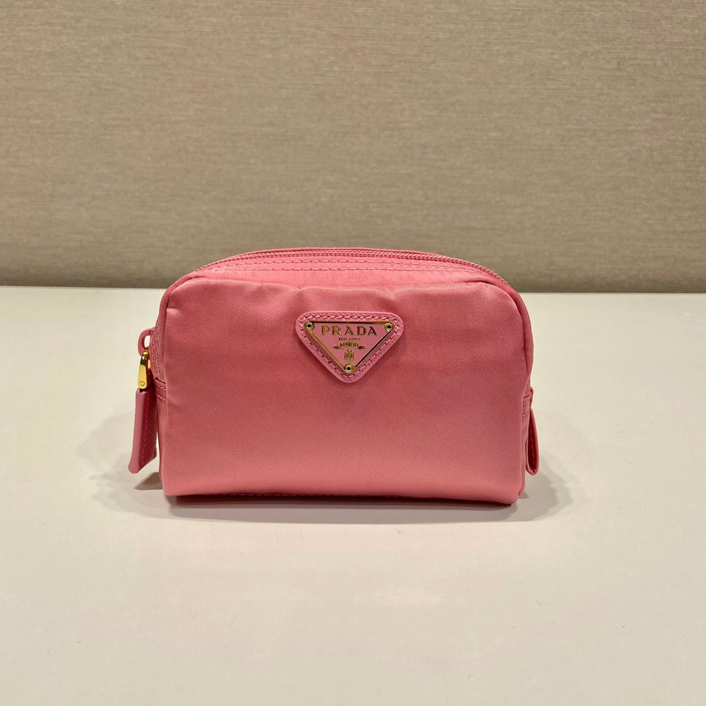 CLUTCH 12 IN CANDY PINK RE-NYLON mysite