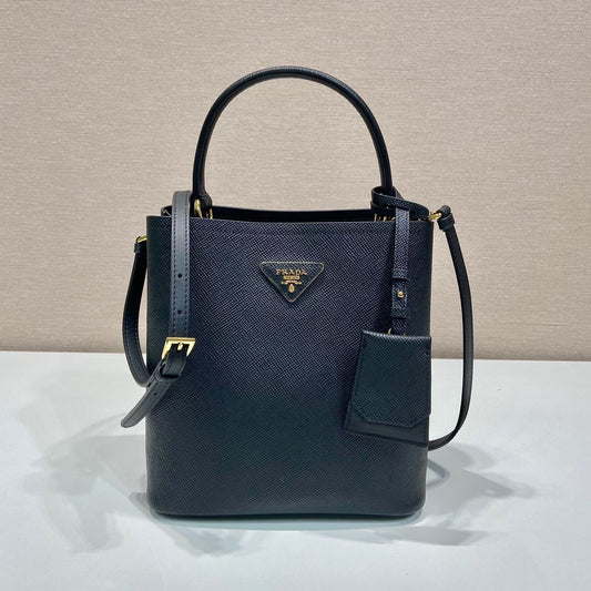 BUCKET BAG 23 IN BLACK SAFFIANO LEATHER mysite