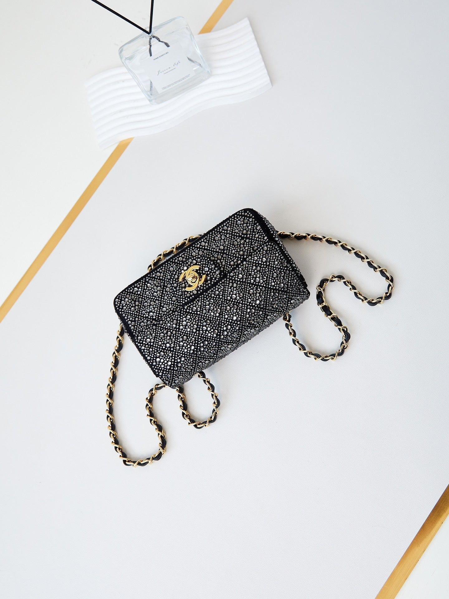 24b mini flap bag  20cm black lambskin silver diamond mysite