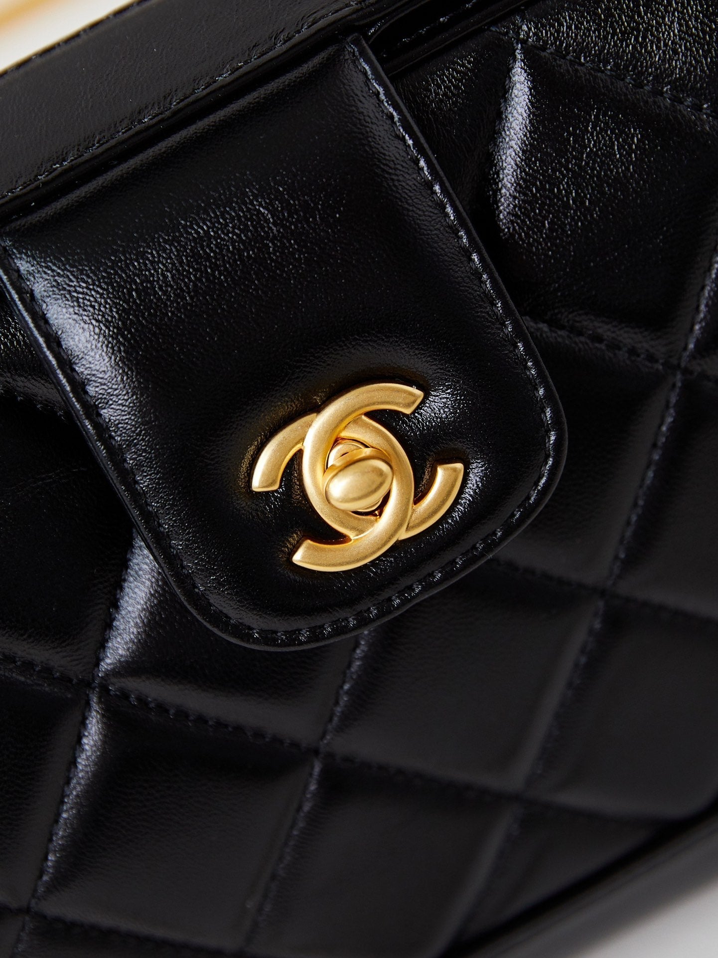 CC 24A Top Handle 23.5cm Black Wax Leather Gold Hardware 238469 mysite