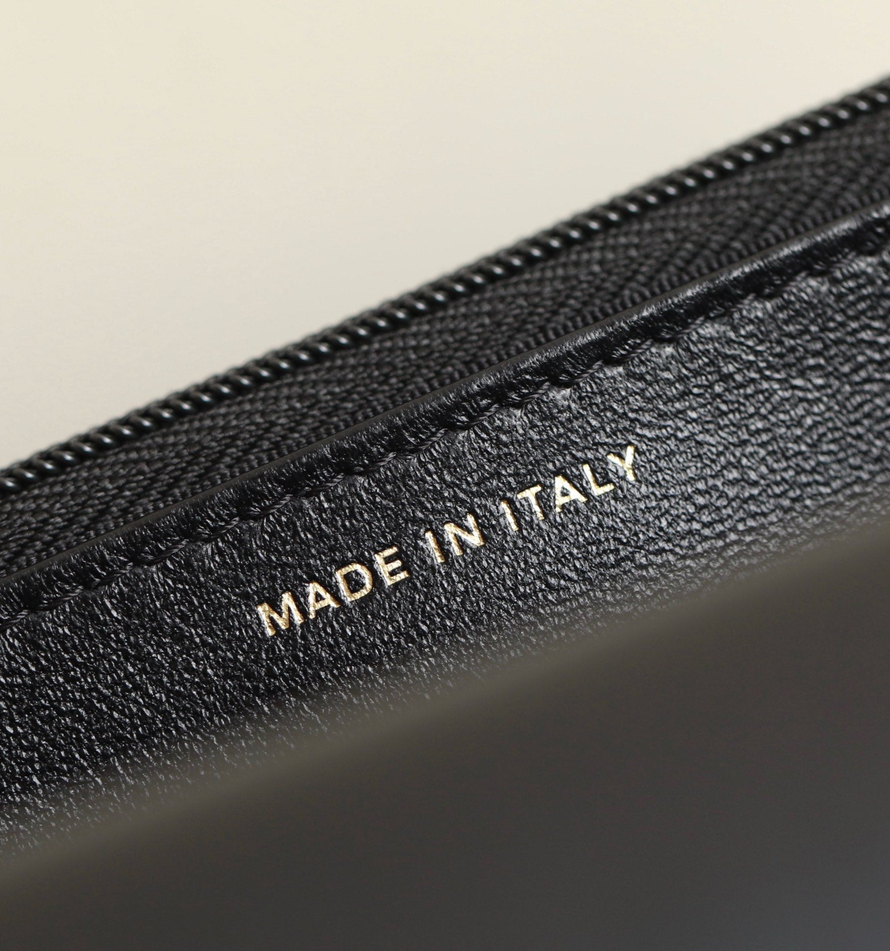 24b woc 19cm black lambskin gold hardware mysite