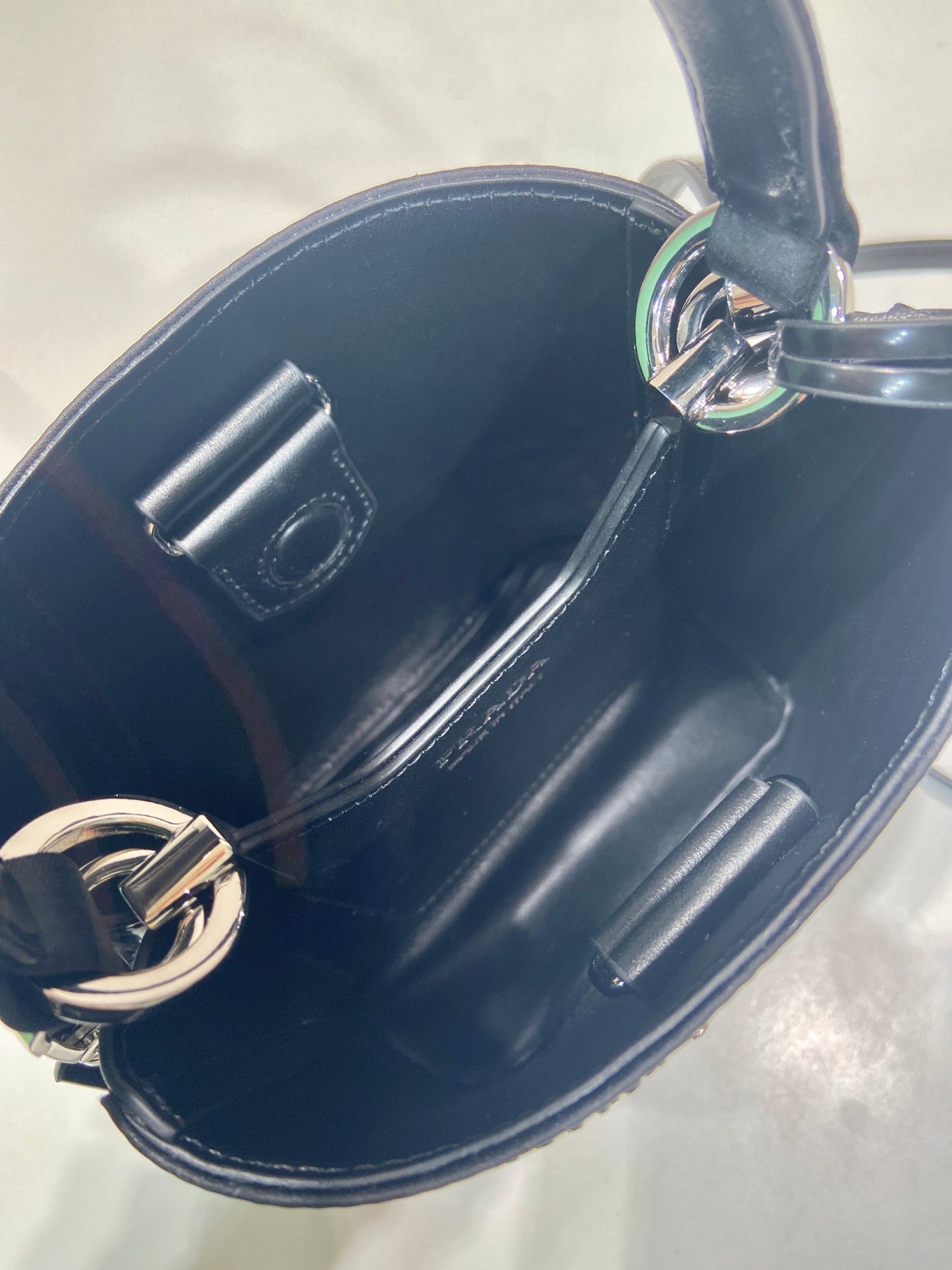 PANIER BUCKET BAG 16 IN BLACK CALFSKIN ATTACHED FULL CRYSTALS mysite