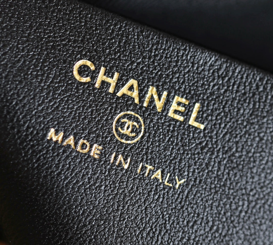 24B Cluth With Chain Black Lambskin Gold Hardware mysite