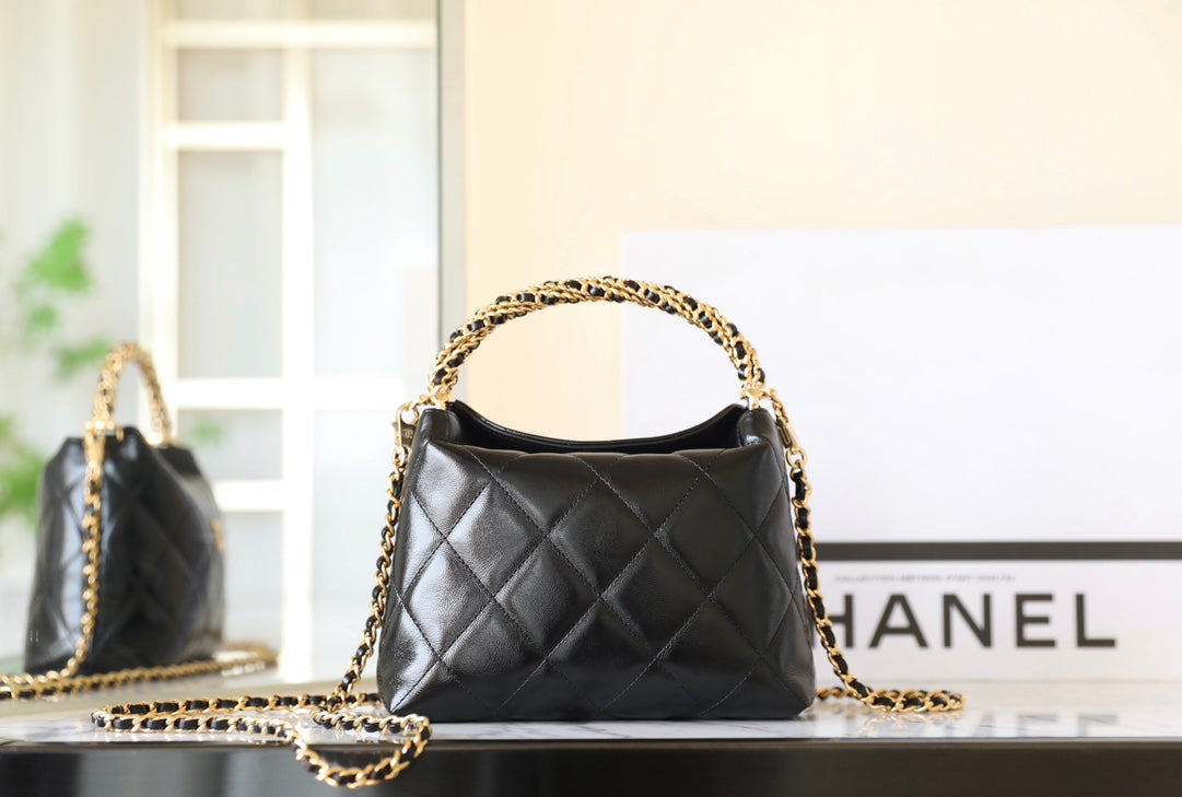 24B Cluth With Chain Black Lambskin Gold Hardware mysite