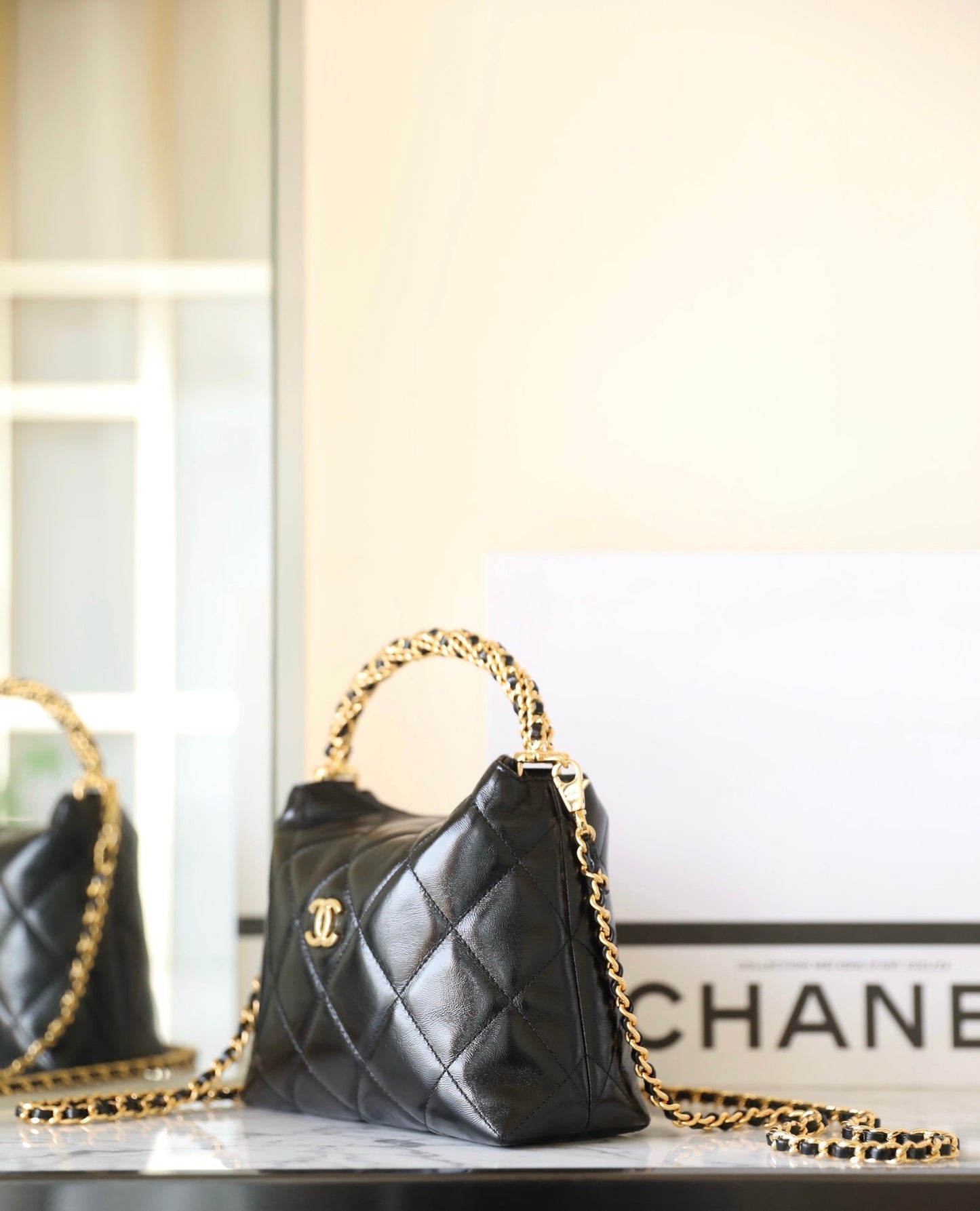 24B Cluth With Chain Black Lambskin Gold Hardware mysite