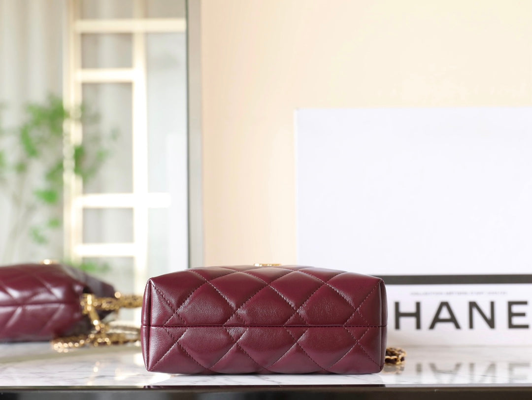 24B Cluth With Chain Burgundy Lambskin Gold Hardware mysite