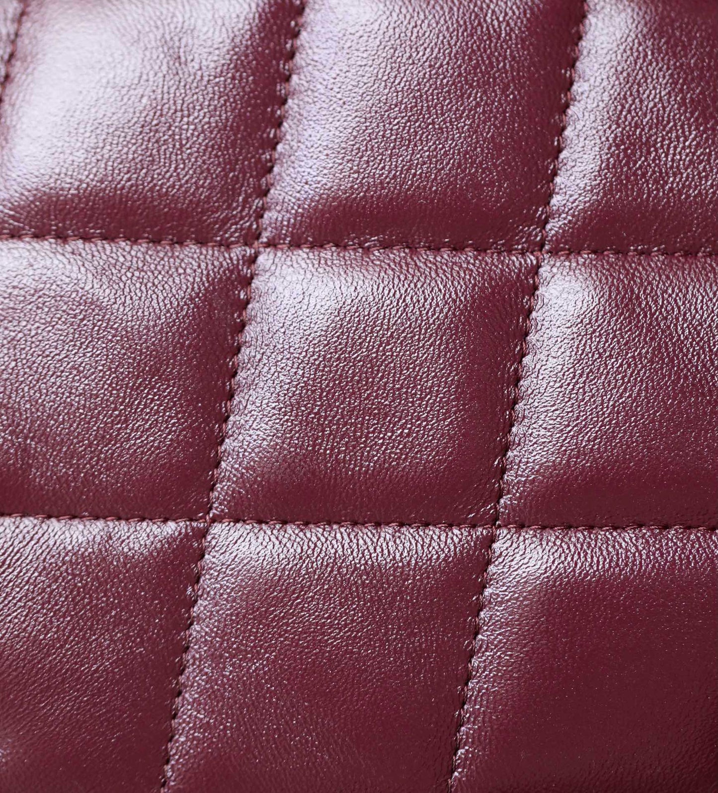 24B Cluth With Chain Burgundy Lambskin Gold Hardware mysite