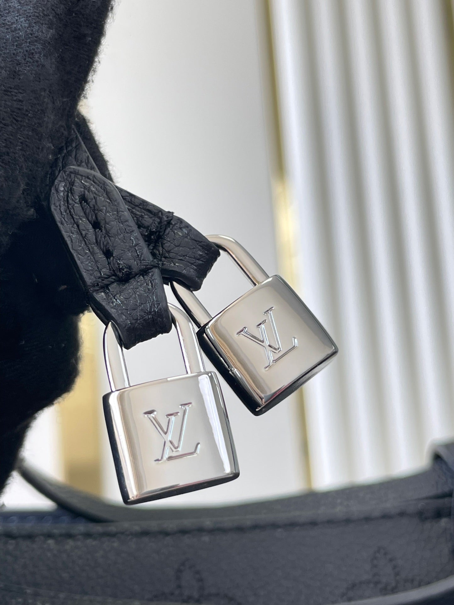 FLORE 28 IN CHARCOAL PERFORATED CALFSKIN mysite