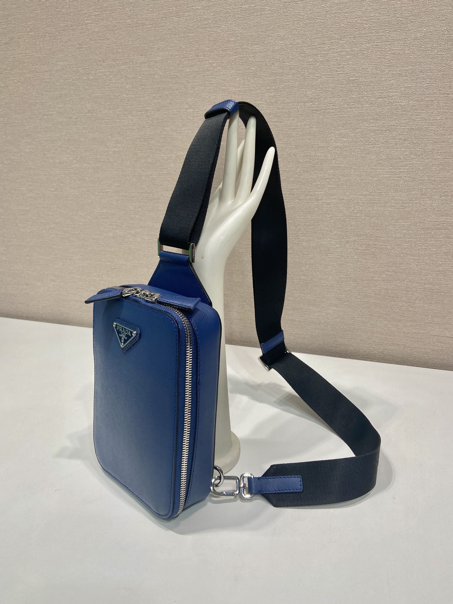 CHEST BAG 20 IN CLASSIC BLUE SAFFIANO LEATHER mysite