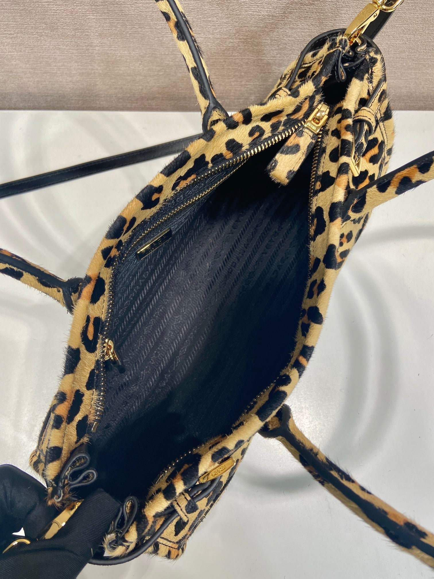 TOP HANDLE BAG 32 IN LEOPARD PRINT LEATHER mysite