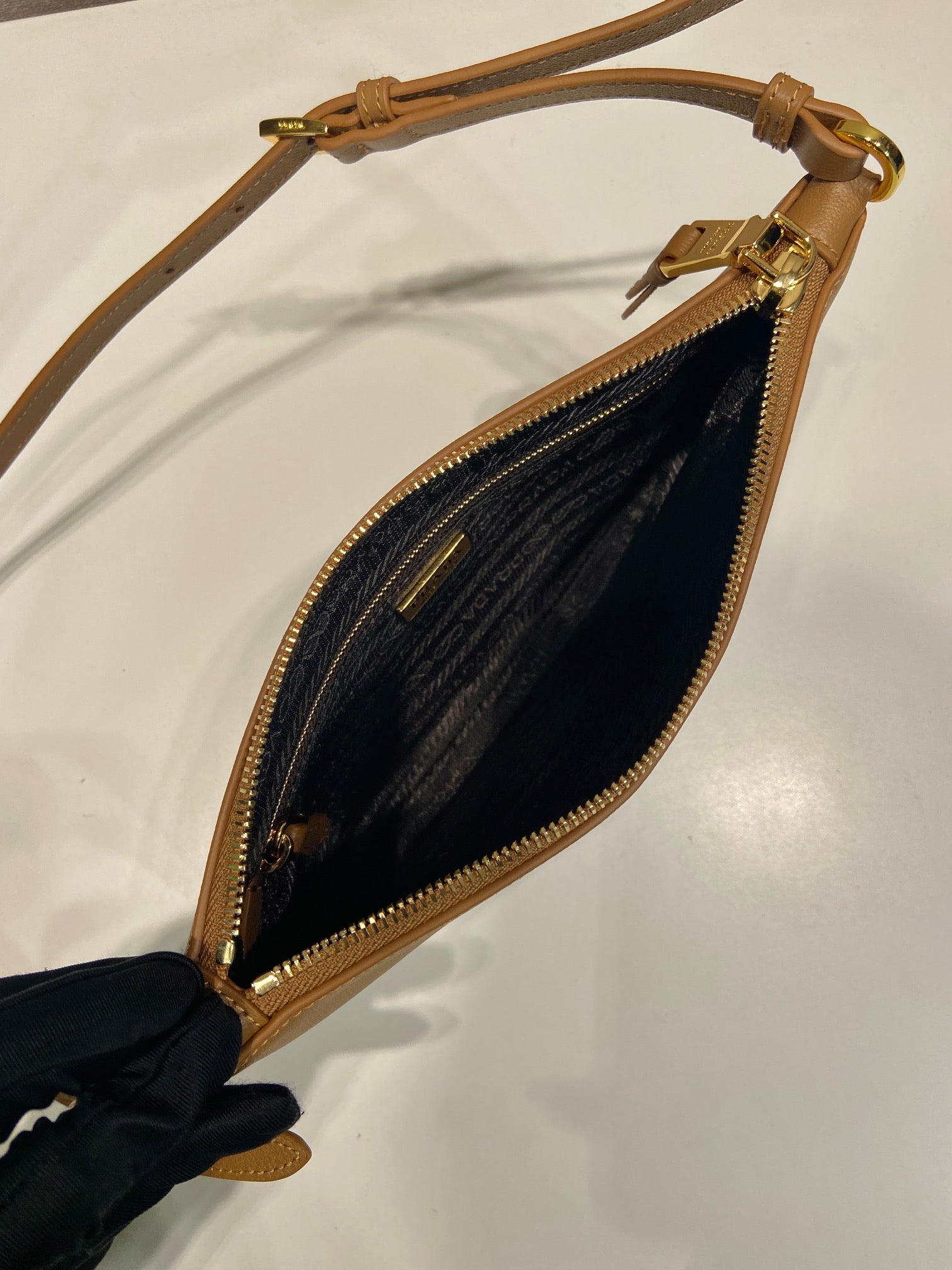 TRIANGLE LOGO SHOULDER BAG 24 IN PEANUT BROWN SMOOTH CALFSKIN mysite