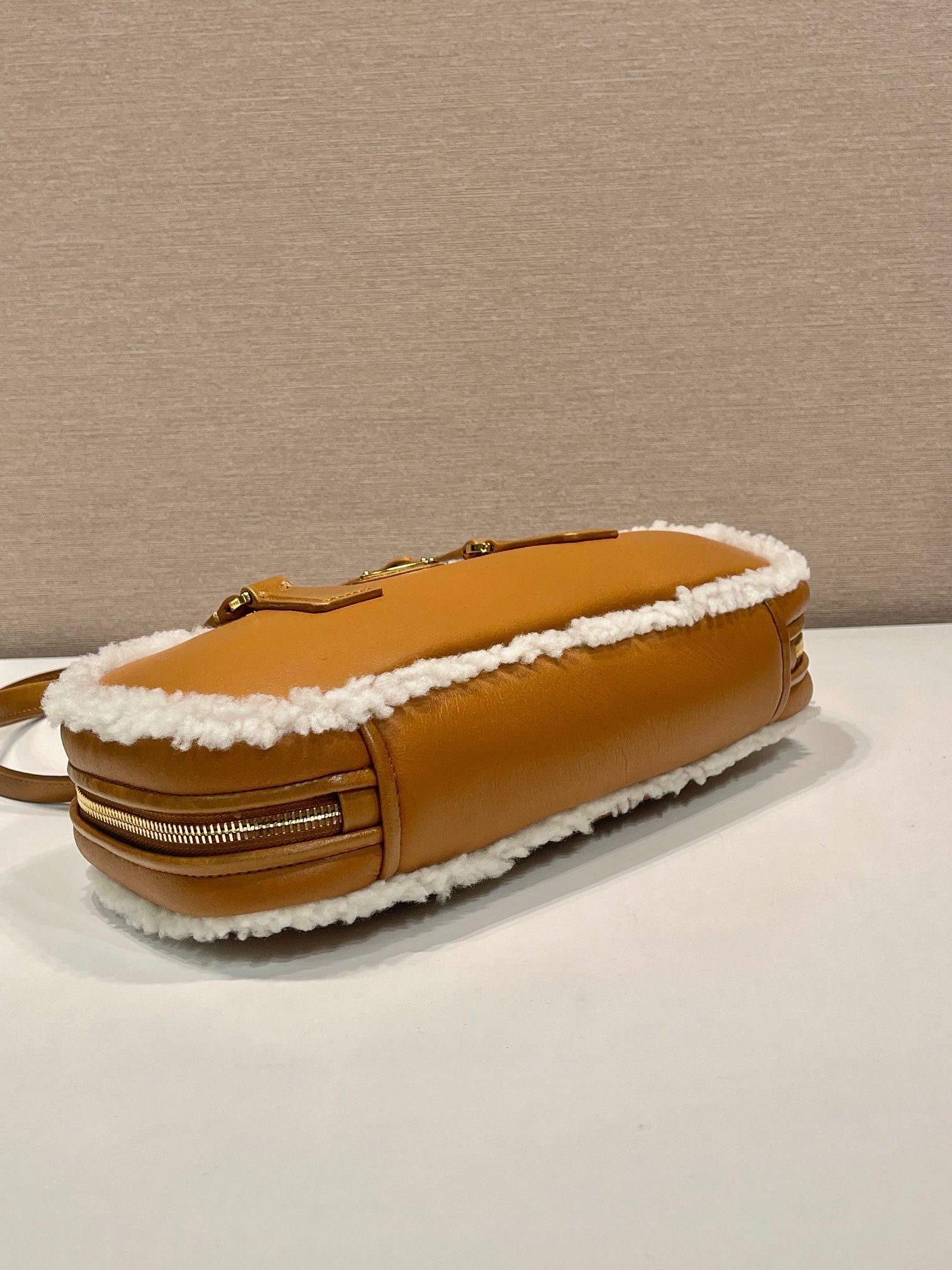 TOP HANDLE BAG 27 IN BRONZE BROWN SHEEPSKIN AND SHEARLING TRIM mysite