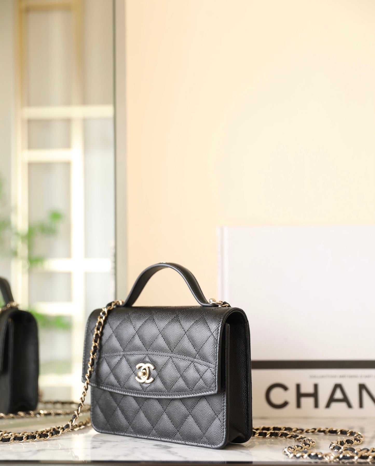 25C Flap Bag With Top Handle 18cm Black Grained Calfskin mysite