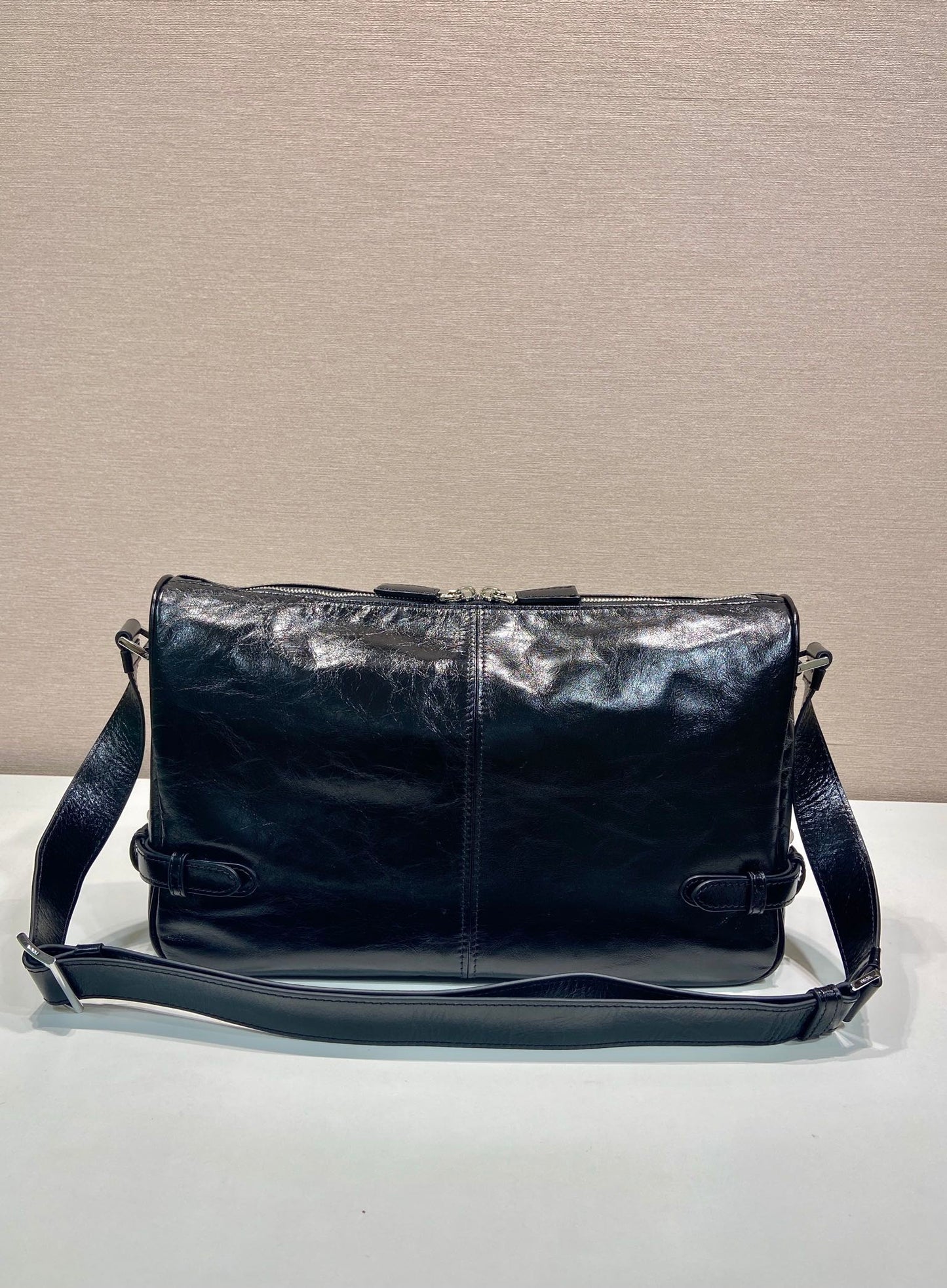 HOBO BAG 35 IN BLACK OIL WAX LAMBSKIN SILVER LOGO mysite