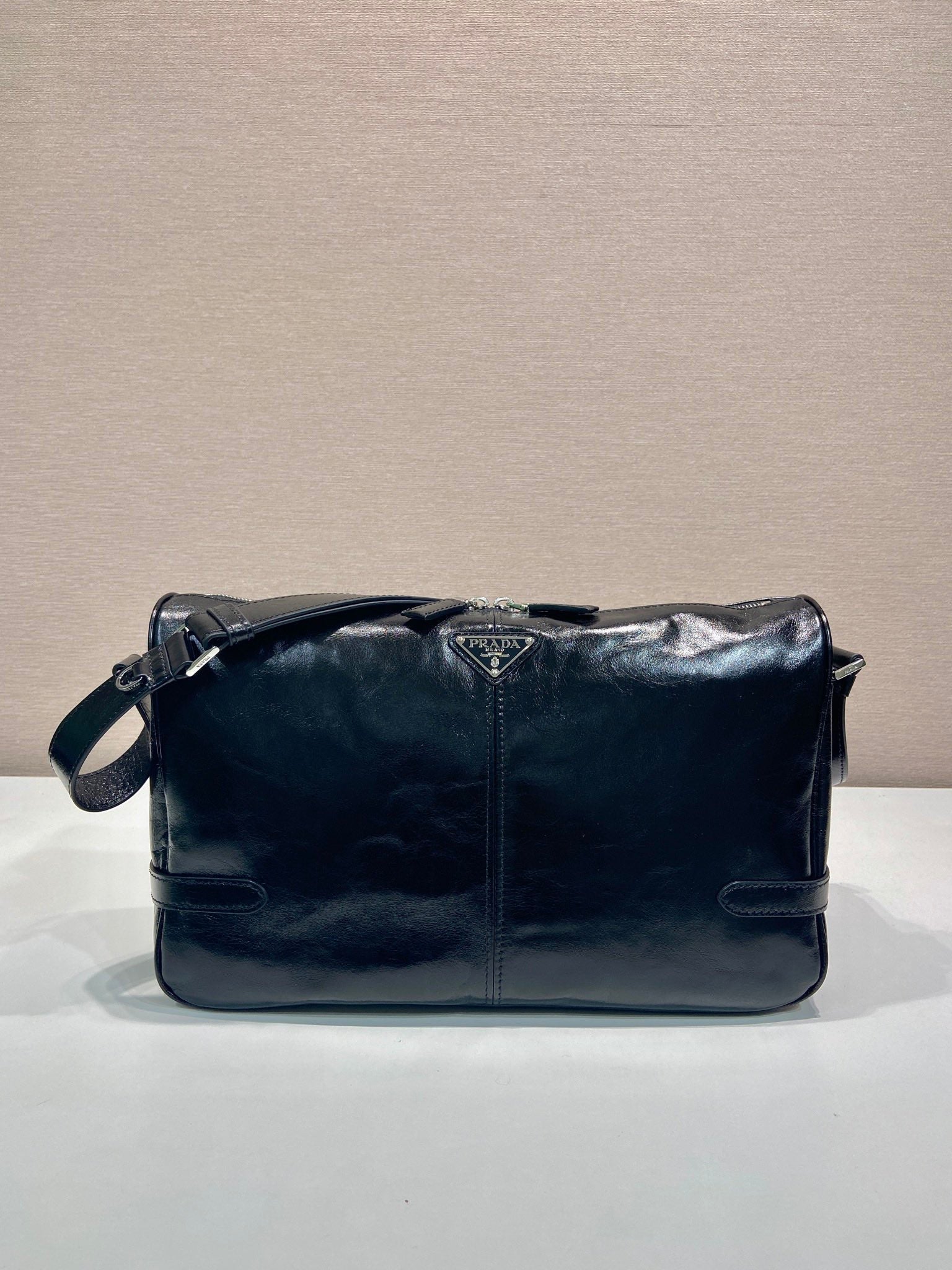 HOBO BAG 35 IN BLACK OIL WAX LAMBSKIN SILVER LOGO mysite