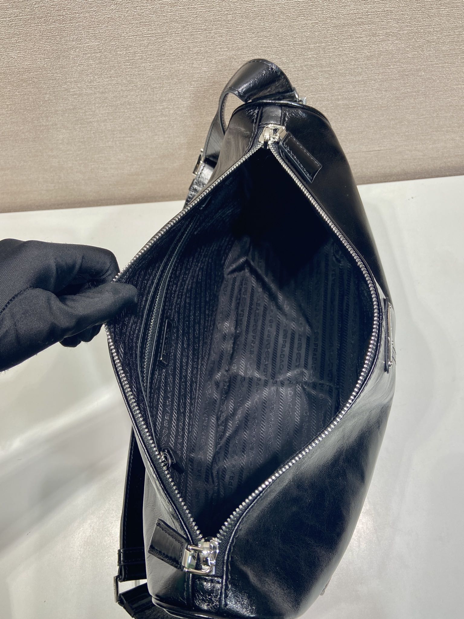 HOBO BAG 35 IN BLACK OIL WAX LAMBSKIN SILVER LOGO mysite