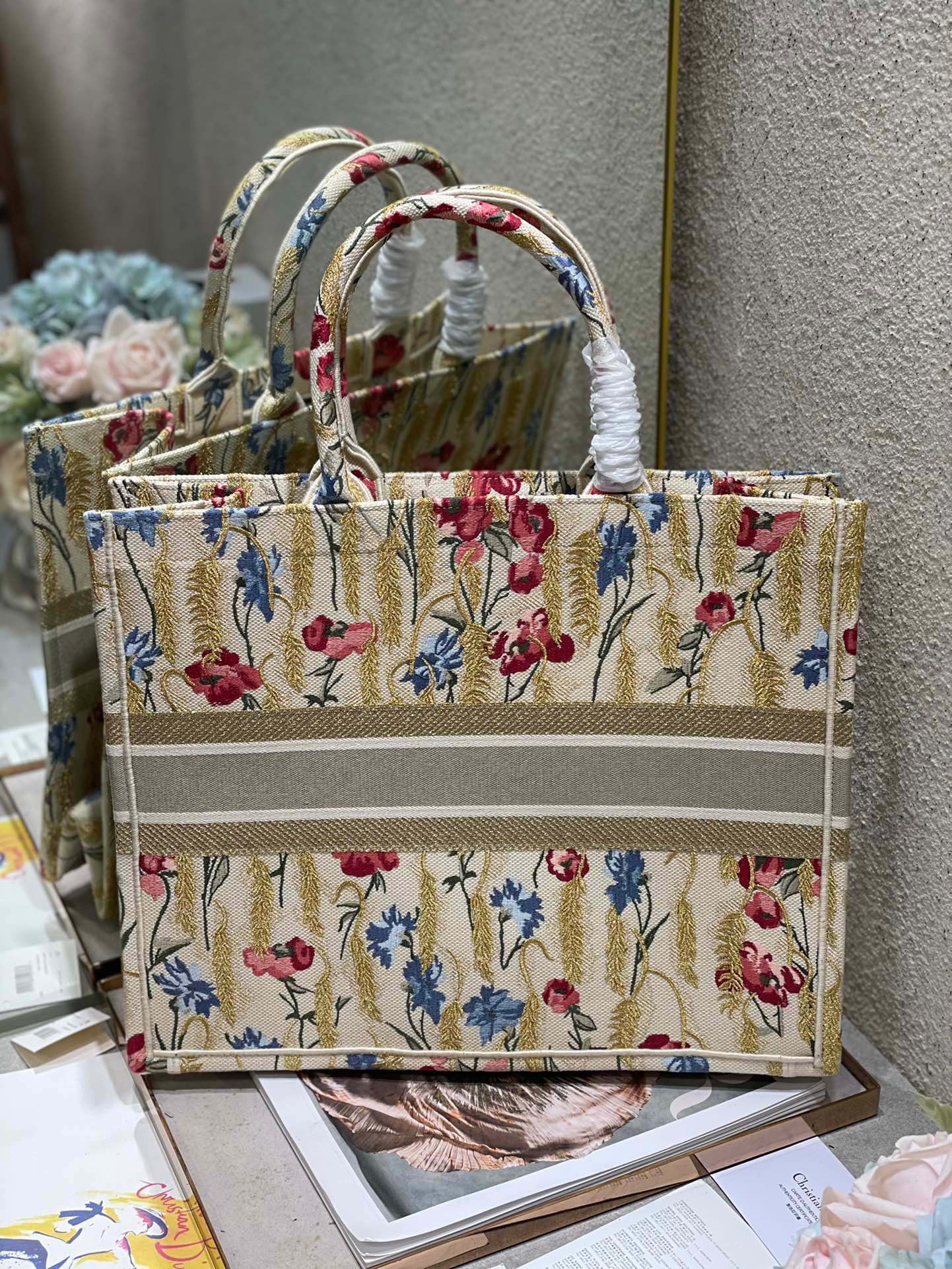 CD Hibiscus Book Tote 42cm Bag Canvas 336576 mysite