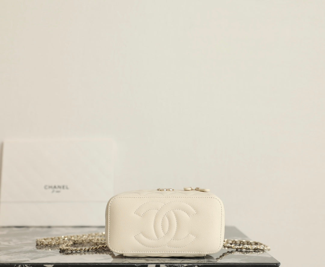 CC 25C Vanity 17cm Cream Grained Calfskin mysite