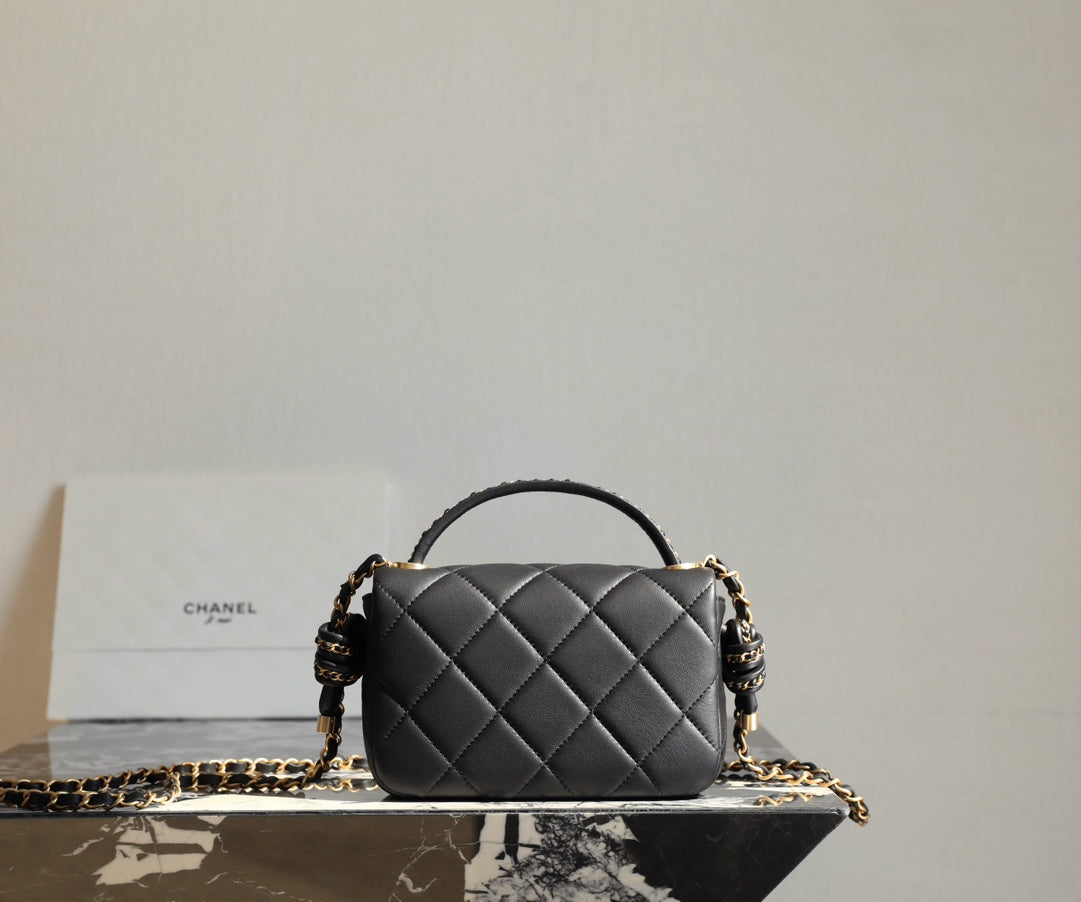 CC 19 Bag 25C 18cm Black Lambskin Gold Hardware mysite