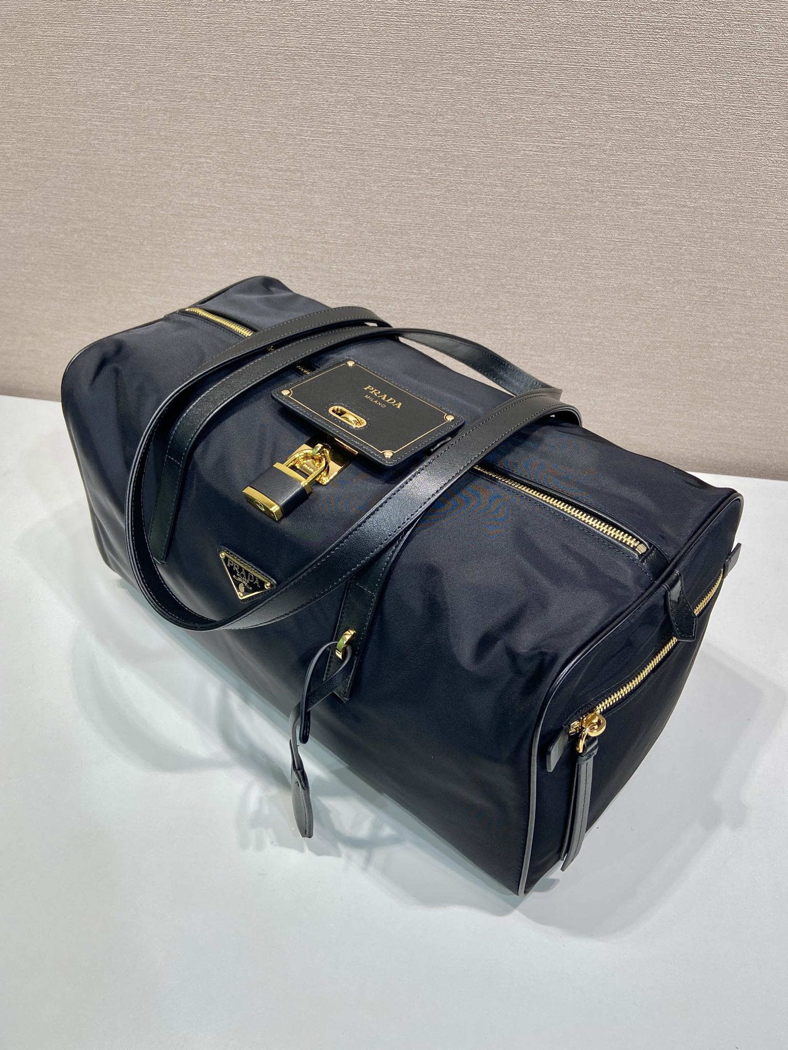 TRAVEL BAG 40 IN BLACK WATERPROOF FABRIC GOLD PADLOCK mysite