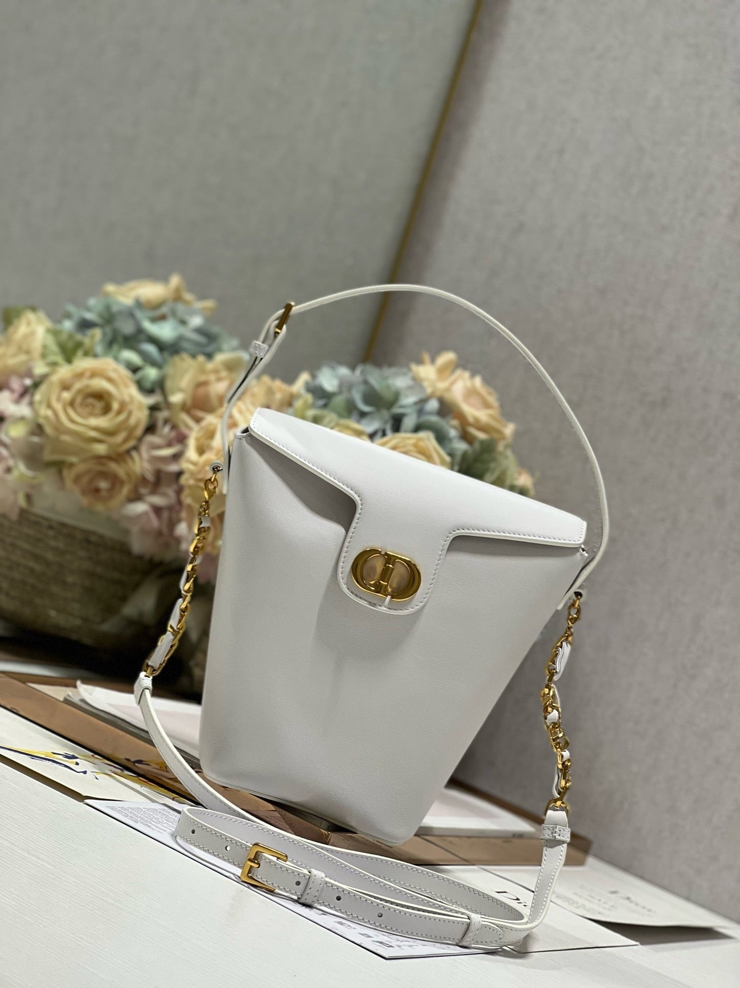 CD Montaigne Large Chain Bucket Bag White Calfskin 336797 mysite