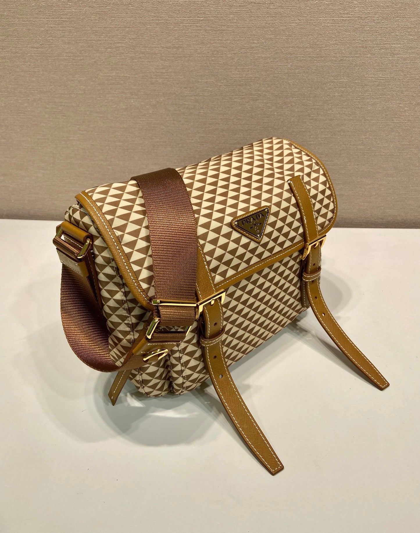 MESSENGER BAG 25 IN BROWN MIX CREAM TRIANGLE PATTERN EMBROIDERED FABRIC mysite