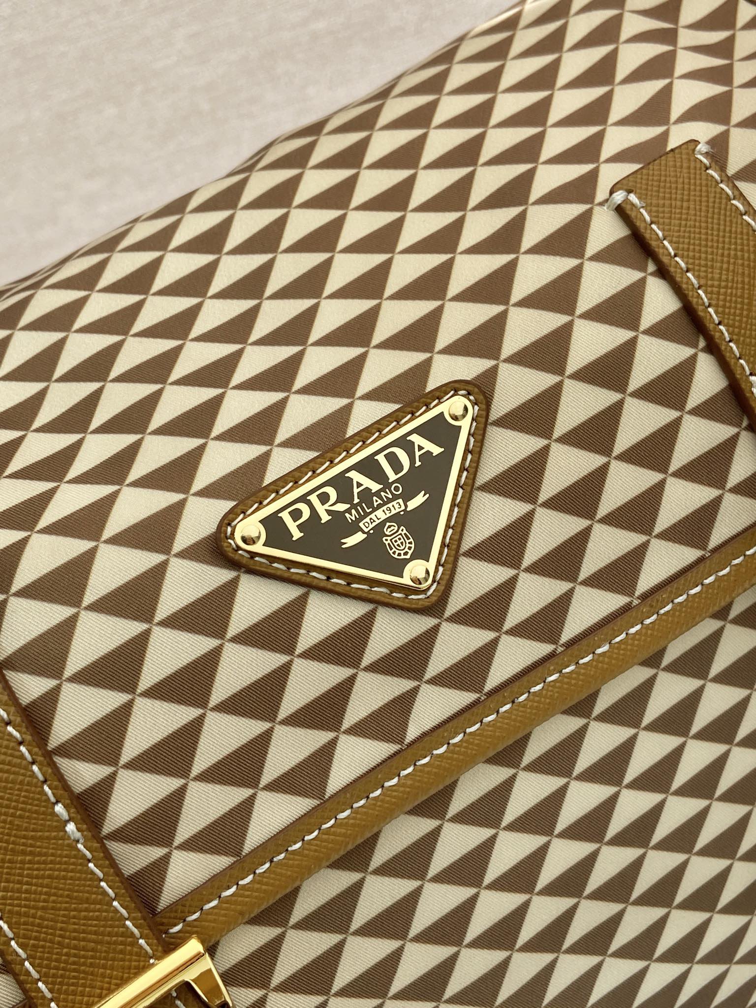 MESSENGER BAG 25 IN BROWN MIX CREAM TRIANGLE PATTERN EMBROIDERED FABRIC mysite