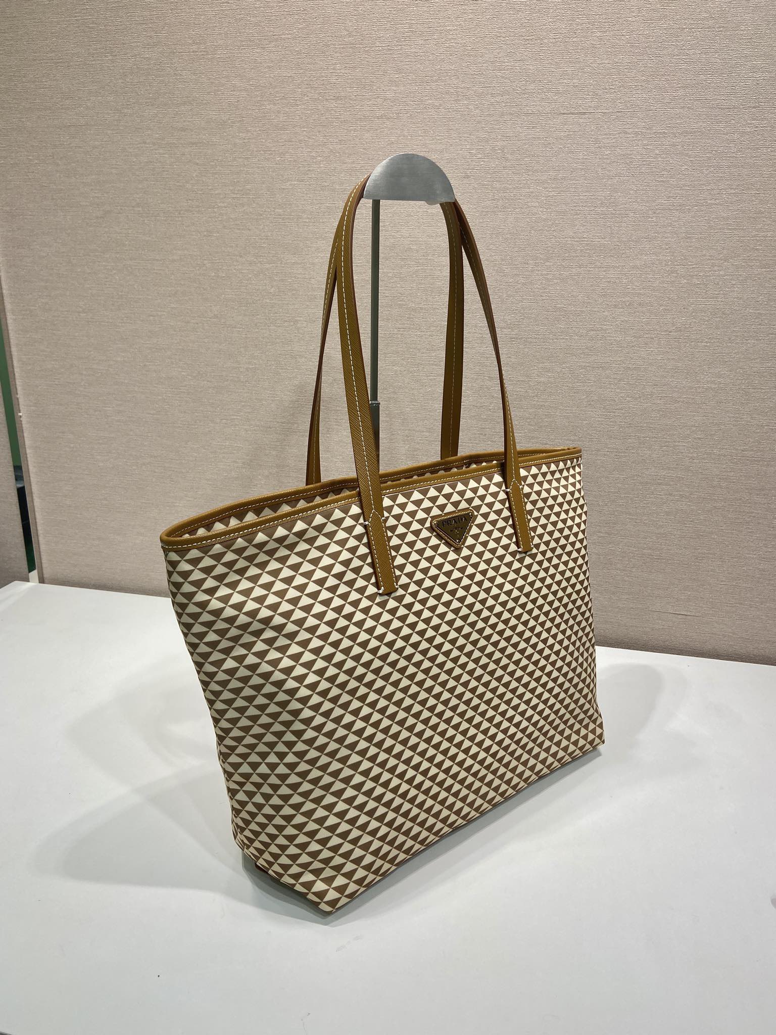 TOTE BAG 33 IN BROWN MIX CREAM TRIANGLE PATTERN EMBROIDERED FABRIC mysite