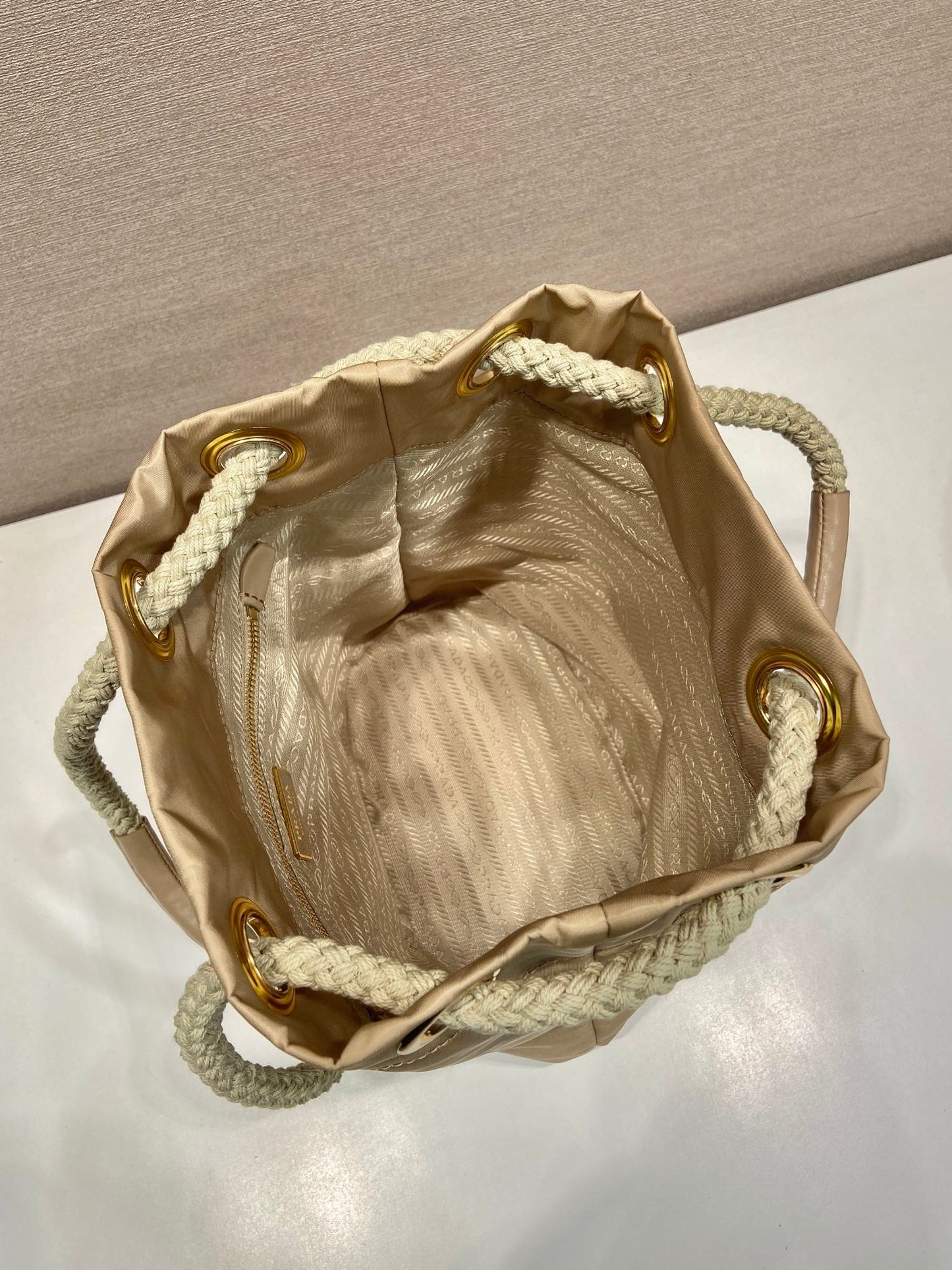 BUCKET BAG 28 IN BEIGE RE-NYLON GOLD LOGO mysite